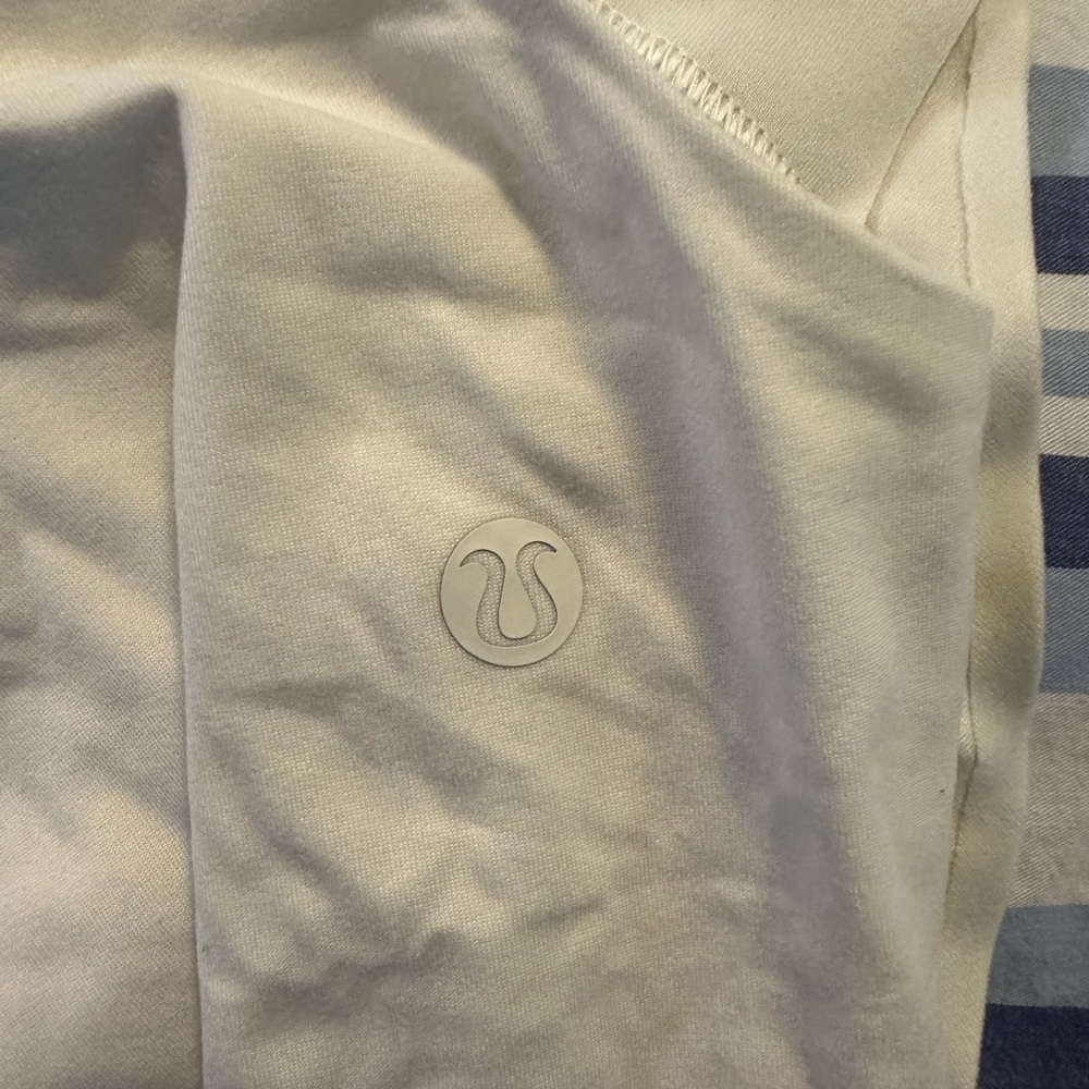 Lululemon Athletica Cream Short Sleeve T-Shirt